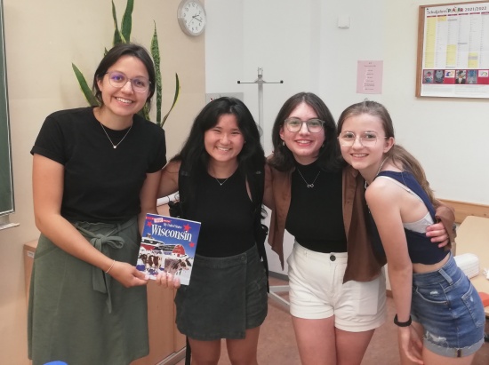 Emily und Mary mit Sally and Emma aus der 8/4